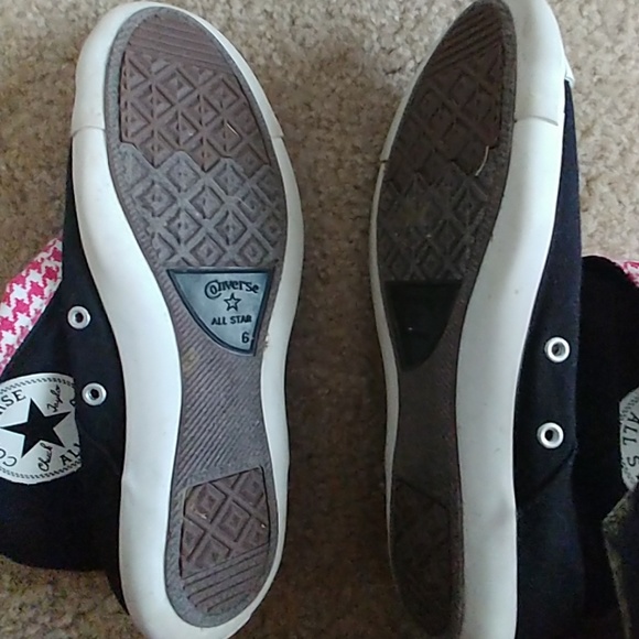 Converse - Picture 2 of 3